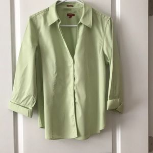 Ladies slightly fitted blouse.
